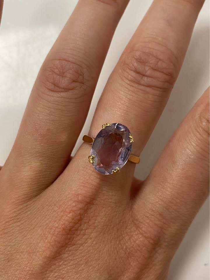 9ct gold oval amethyst ring - Sakakini Jewellers Horsham