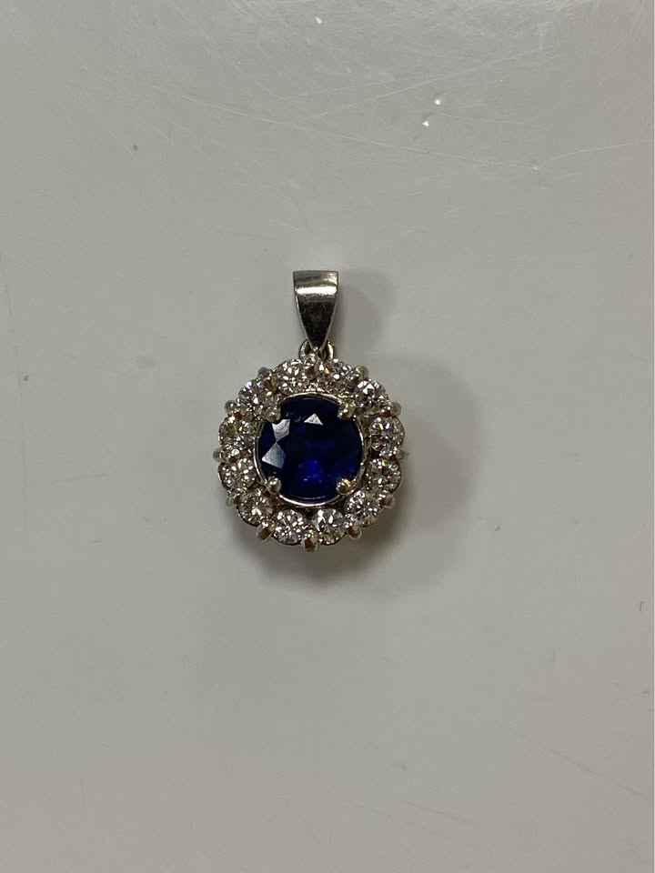 18ct white gold diamond sapphire pendant - Sakakini Jewellers Horsham