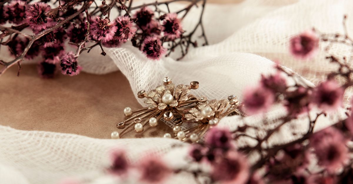 Antique jewellery hallmark inspection