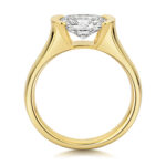 Certified Lab Grown Oval Diamond Ring in 9ct Gold | Elegant & Sustainable Engagement or Occasion Jewellery - Sakakini Jew